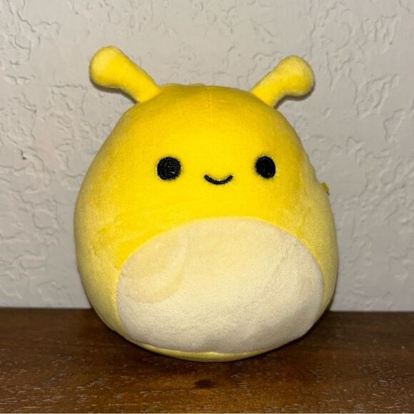 Squishmallows Zarina The Yellow Banana Slug Soft Plush Stuffed Animal - Picture 1 of 6